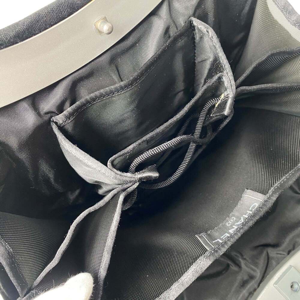 CHANEL Black Shoulder Bag - Picture 10 of 16